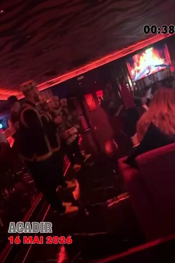 Master lounge bar